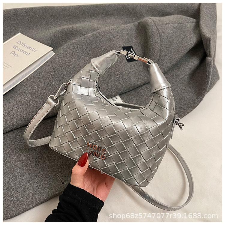 2025 new model, this year's popular bag, casual weaving trend, hand bag feeling, casual shoulder crossbody bucket bag