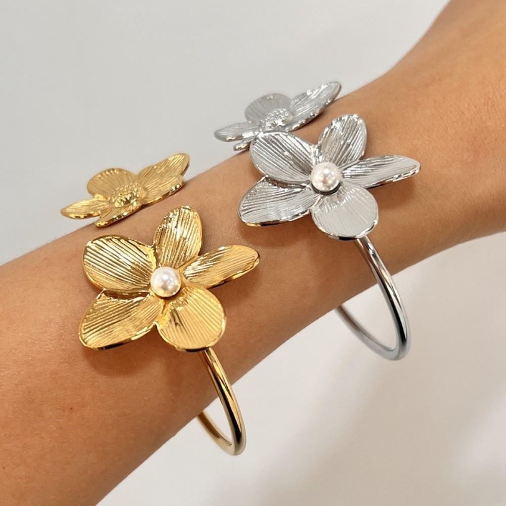 Fashion Flower Cuff Bracelet Gold Color Open Arm Bangle Exquisite Vintage Elegant Bangles  Wedding
