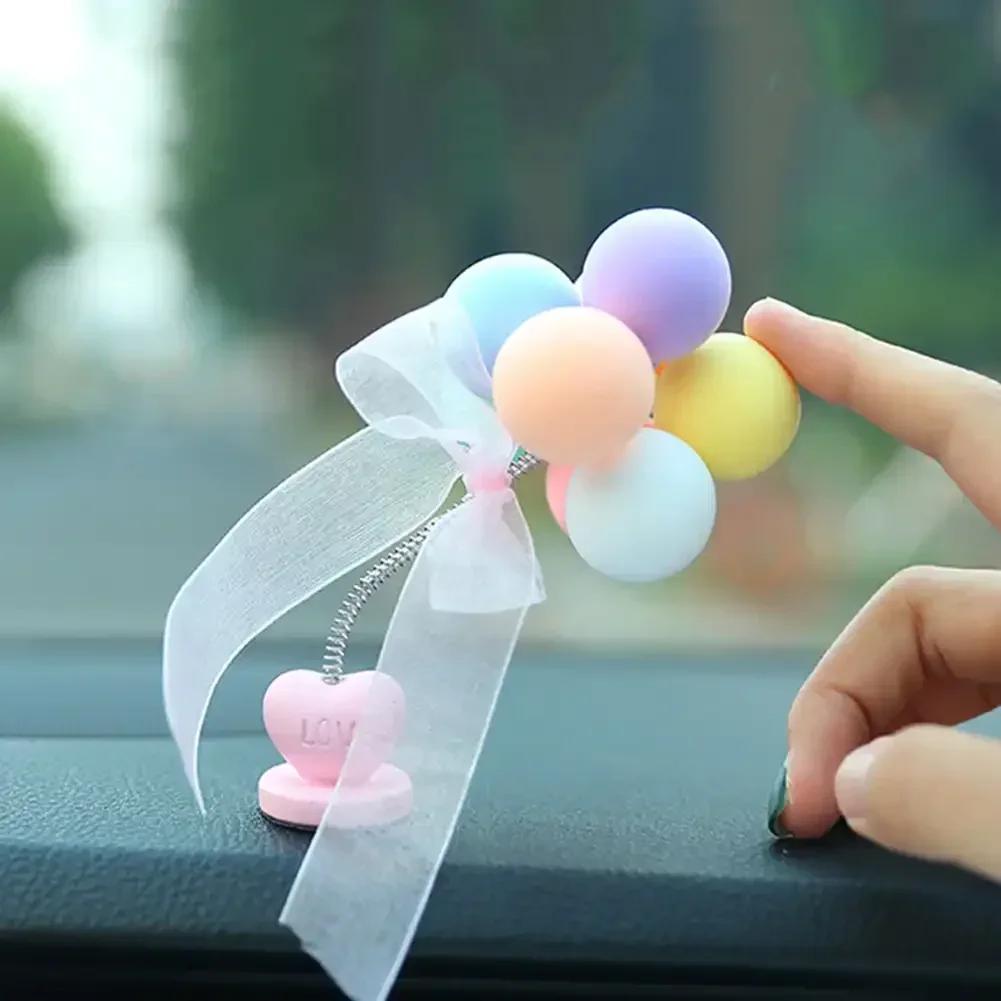 Creative Shaking Head Balloon Car Center Console Decorative Ornaments Cute Bobblehead Car Decorations Car Interior Accessories