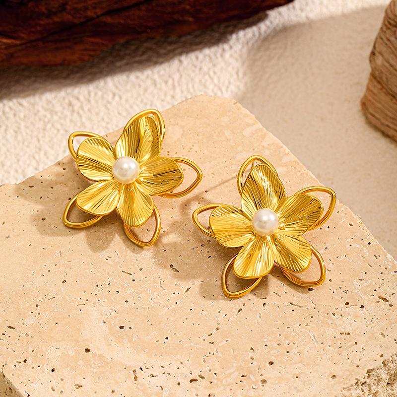 European and American Style Exaggerated Flower Titanium Steel Earrings Niche Light Luxury High-end Earrings Design Stainless Steel Studs
