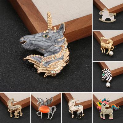 Broche Cheval Émail avec Cristaux Imitation Émail Perles Imitation Broche Conte de Fées