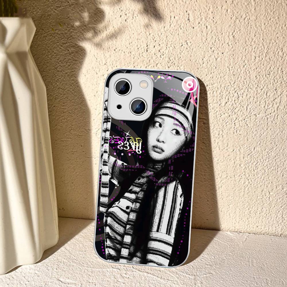 Popular K-pop Group L-Loona Y-Yves For IPhone 14 13 12 Mini 11 Pro XS Max X XR 14 Plus Tempered Glass Cover