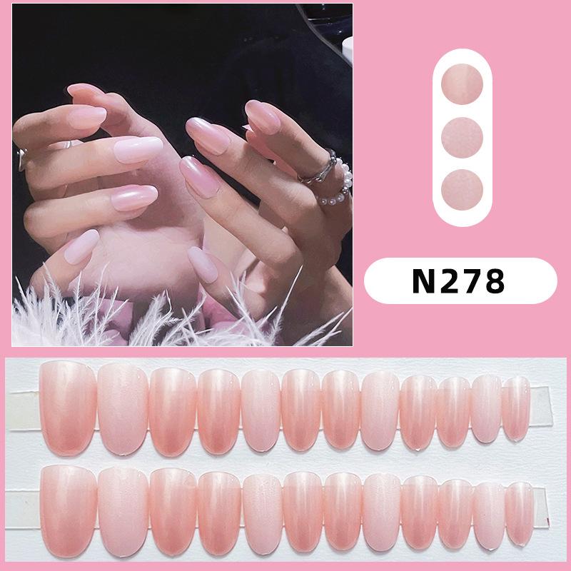 

Сладкие Розовые Накладные Ногти в Чистом Стиле: Простой однотонный цвет, отбеливающий финиш.