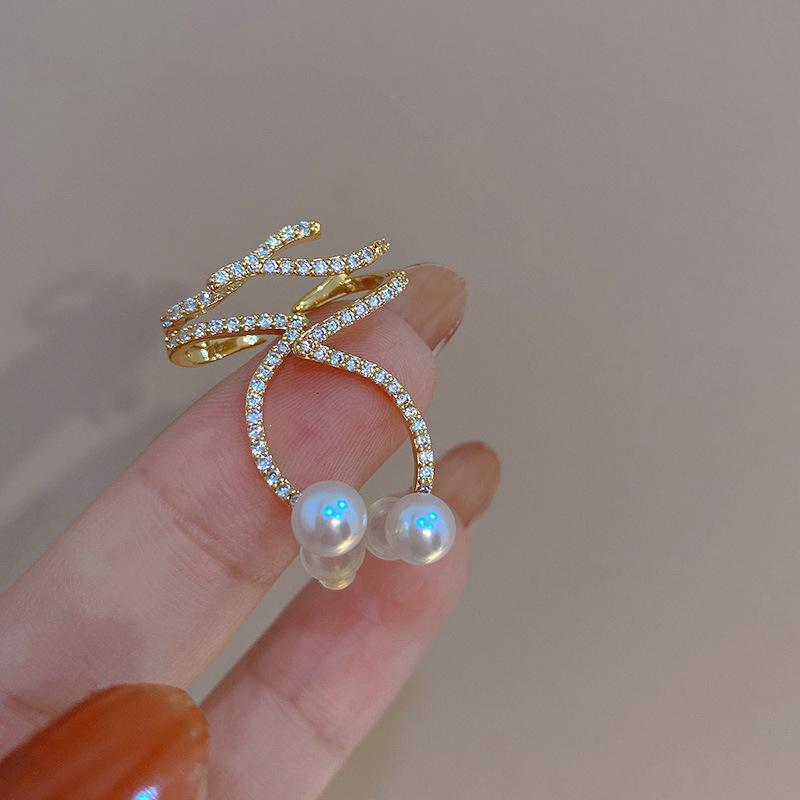 Inlaid Rhinestone Clip Earrings for Women Fashion Pearl Earrings Ear Bone Clip Wedding Party Zircon Gifts