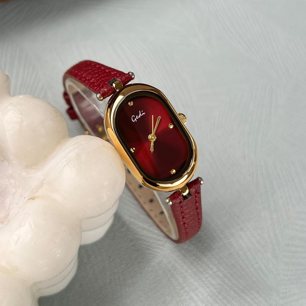 French Retro Oval Watch Female, Wind Exquisite And Simple Temperament Belt Quartz Watch