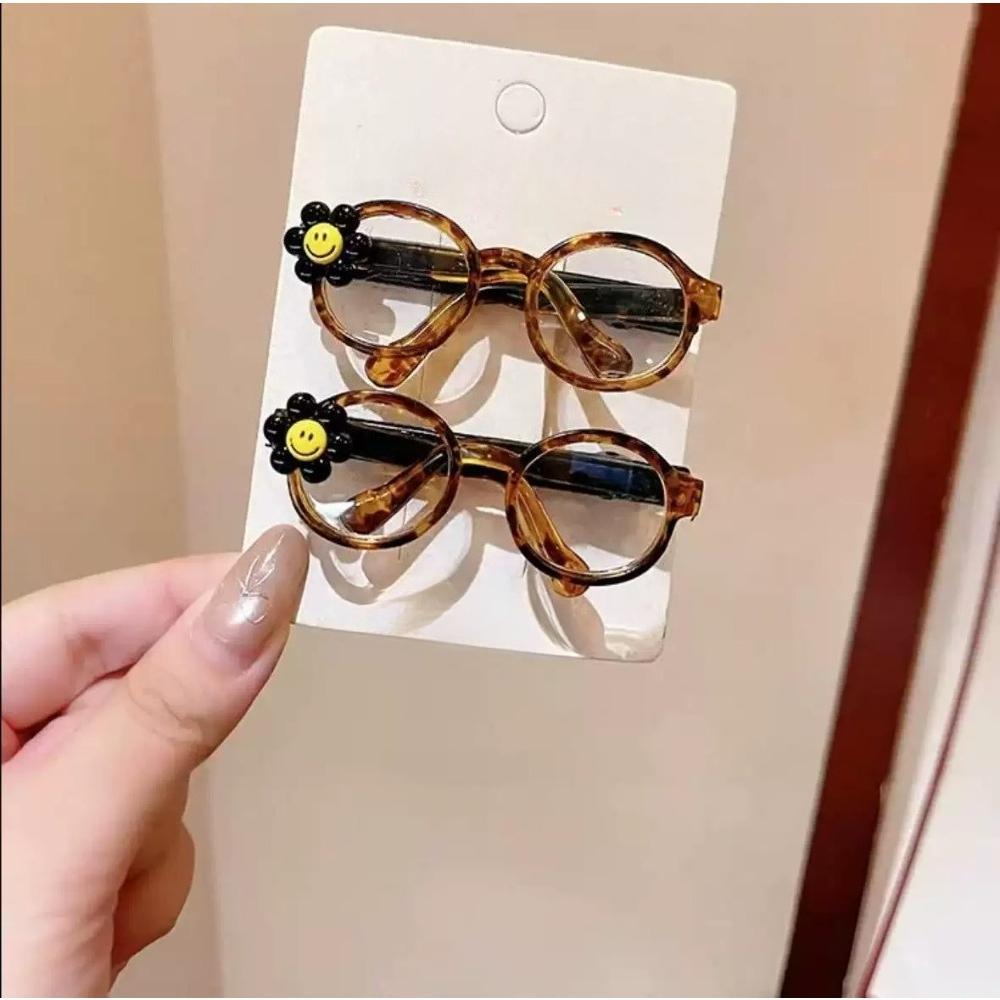 Two Ladies  Smiling Face Glasses Design Hair Clips -2025 New Anti slip Side Eyebrow Clip, Transparent Frame Interesting Smiling