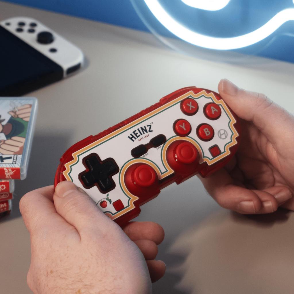 Hyperkin Pixel Art Heinz Bezdrátový Bluetooth herní ovladač Retro Limitovaná edice Funkce Turbo Kompatibilní s Nintendo Switch a iOS (Láska k etiketám)