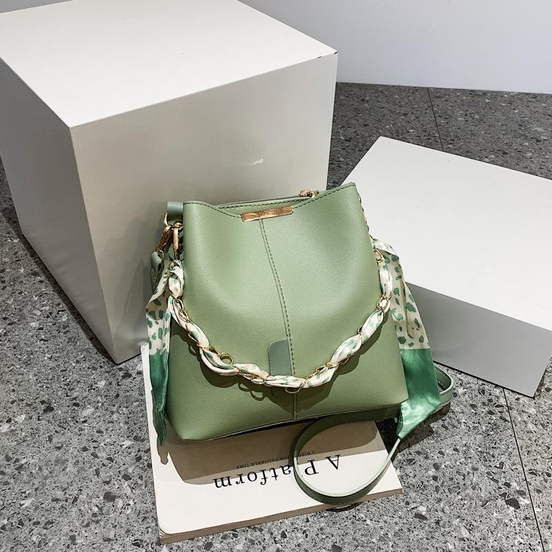 

Популярная большая вместительная сумка-ведро, летняя новая модная женская сумка через плечо, повседневная сумка на одно плечо с цепочками для поездок на работу (20cm<Max Length<30cm)