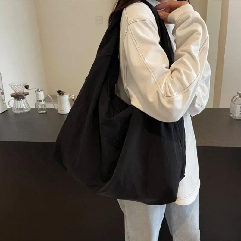 Women Simple Shoulder Bag Multi-Pocket Commuting Tote Bag Large Capacity Nylon Underarm Bag Versatile Shopping Handbag Tote