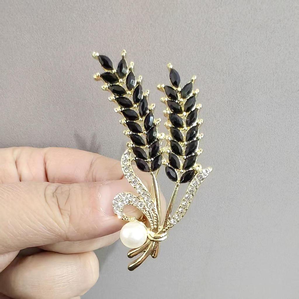 High-End Pearl & Rhinestone Butterfly Brooch for Women's Fashion Suits and Scarves