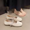 Весна и лето 2025 года новая корейская версия слова с модной обувью женская интернет-знаменитость круглый носок мелкий вырез мягкая подошва плоские дутики