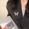 Women Brooch Three-Dimensional Butterfly Design Pin with Imitation Pearls Rhinestones Suits Coats Sweaters Badge Formal Occasions Decorative