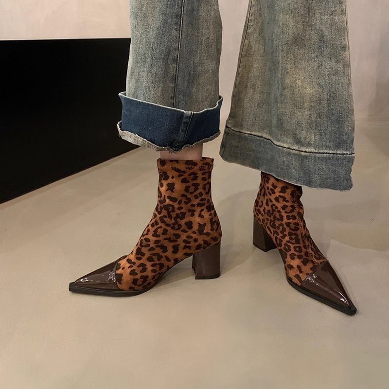 Versatile and thin, thin boots fashion pointed short boots trend increases, short tube thick heel European fashion 