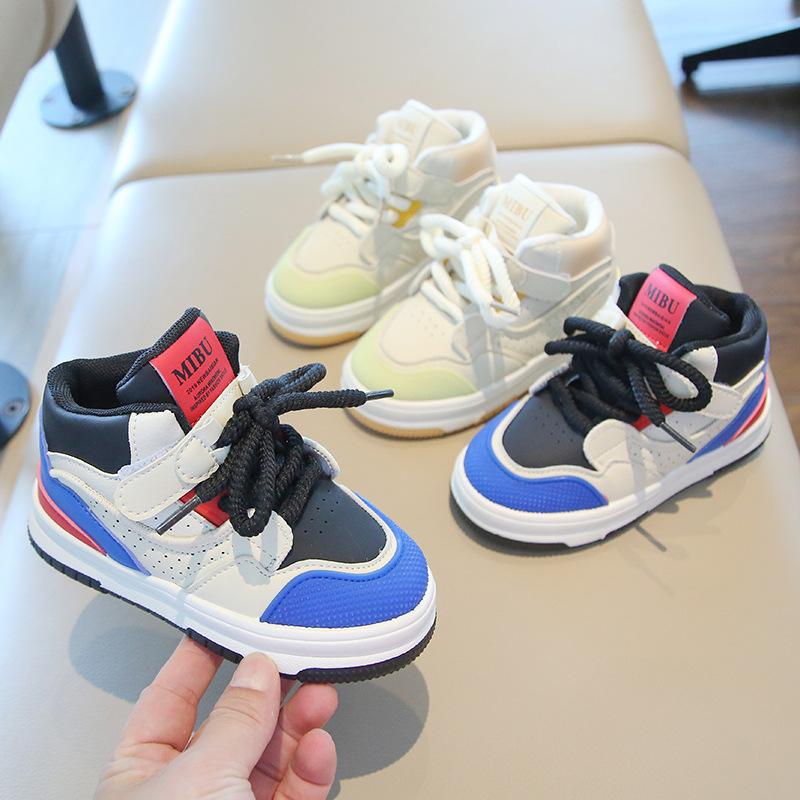 Children's sports shoes 2025 spring and autumn boys' casual board shoes new high-top girls' little white shoes soft-soled baby shoes list