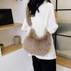Bolso de Hombro Dumpling Peludo Color Caramelo Diseño Nicho Cadena de Perlas Bolso Cruzado de Axila Mini Bolso de Mano Y2K Trendy Para Mujer