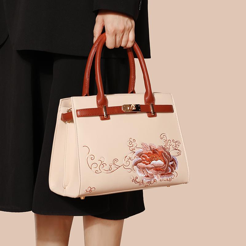 

Mother s Day gift for mother, high-end bag 2025 new atmospheric handbag, middle-aged lady messenger mother