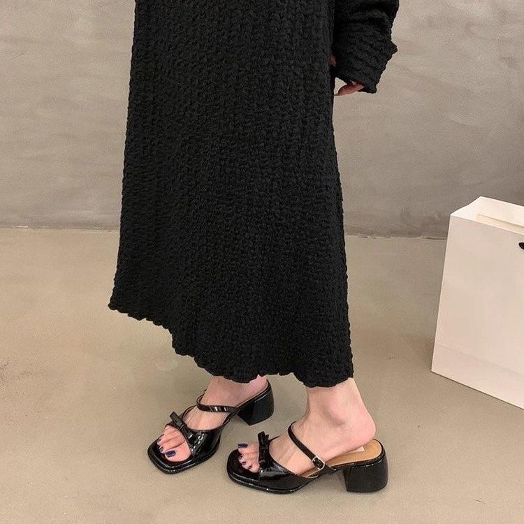 

2025 summer new French elegant cool slippers outside fairy shoes silver bow thick heel temperament sandals 40