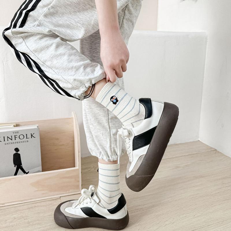 Ladies' Spring and Autumn Cartoon Embroidered Mid-calf Socks, Trendy and Versatile Striped Women's Socks, School Style
