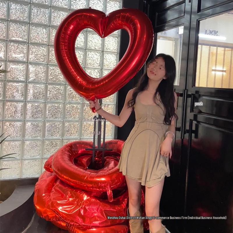 Hollow Heart-Shaped Large Aluminum Balloon Pendant for Valentine's Day Store Decoration