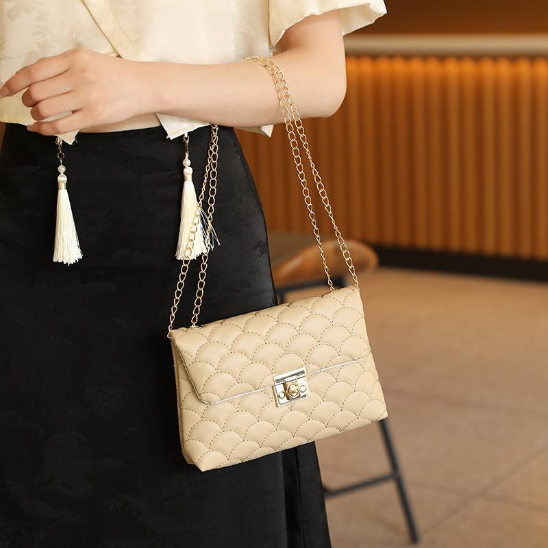 Fish Embroidered Messenger Bag Trendy Fashion Simple Lock Small Square Bag Women's Shoulder Bag