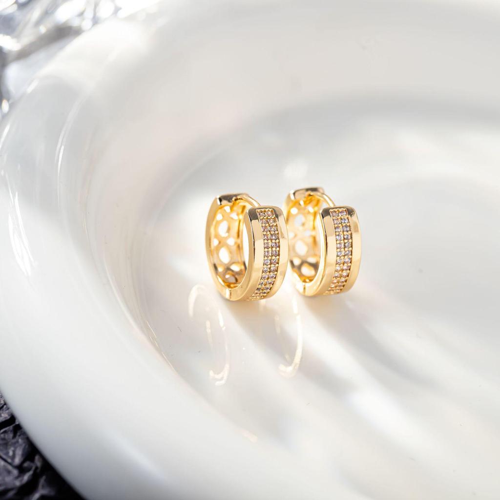 Japanese-Korean Luxurious Zirconia Hoop Earrings - Minimalist Gold-Plated Elegant Design