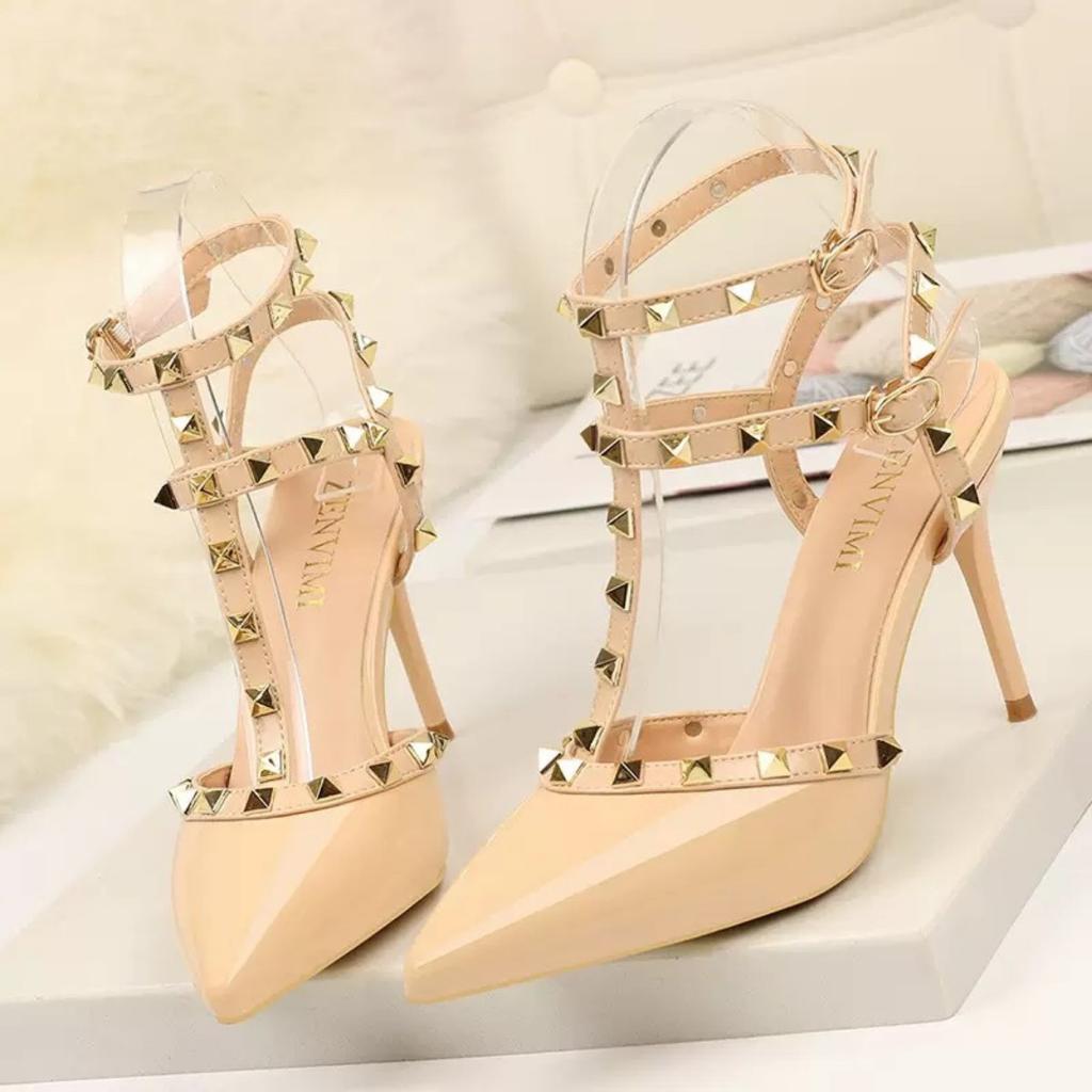 Women's Shoes Roman Fashion Rivet Sandals 9CM PUMPS Sexy Nightclub Stiletto Heels Patent-leather Metallic Rivet Hollow