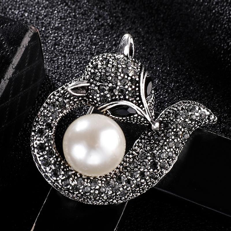 Broche renard mignonne en alliage avec perles et strass, accessoire de corsage à cinq éléments, boucle antireflet