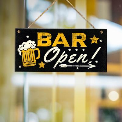  Modello di birra multicolore Utile barra rettangolare di lunga durata appesa con targa in legno