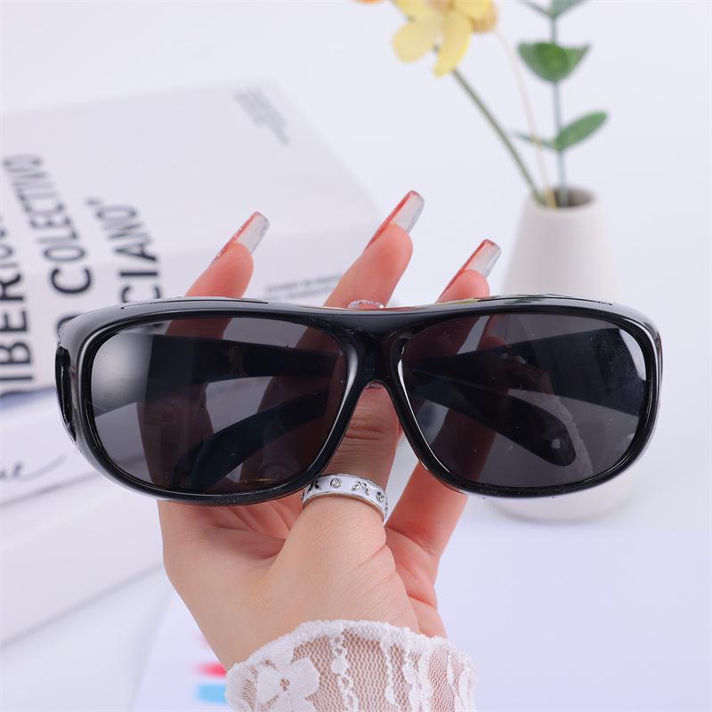 New Anti-Sand Riding Glasses: Night Vision Driving Sunglasses with European and American Style