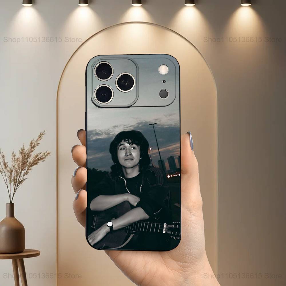 Singer V-Viktor T-TSOI For iPhone 13,16,11,14,17,12,15,Plus,Pro Max,XS,X,XR,SE,Mini,8,7,Phone Case Soft Silicone Black