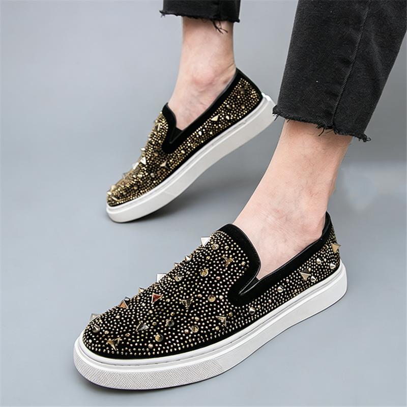 Scarpe Casual Piattaforma Rivetti Pelle Verniciata Stile Punk Rock Designer Lusso Nuove da Uomo Calzature da Passeggio Abbigliamento Hip-hop Mocassini Maschili