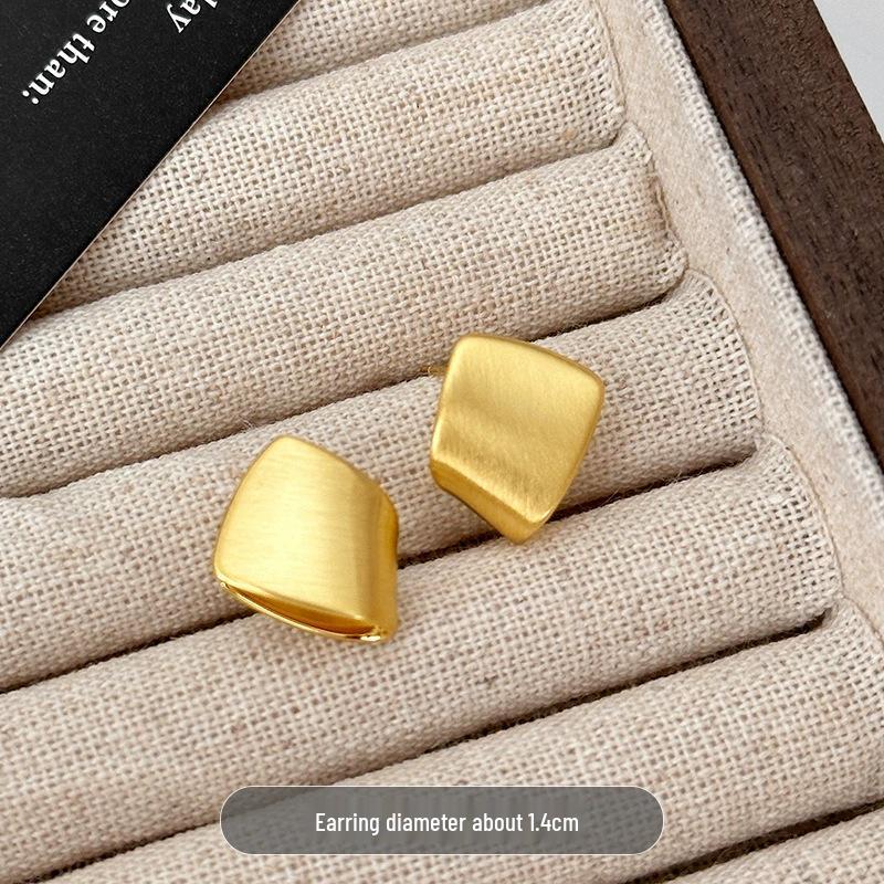 

Трендовые маленькие универсальные серьги-пусеты для женщин - Креативный дизайн хип-хоп инфлюенсера