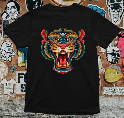Psychedelisches Tigerkopf-T-Shirt – Kräftige Neo-Traditionelle Tattoo-Stil Grafik