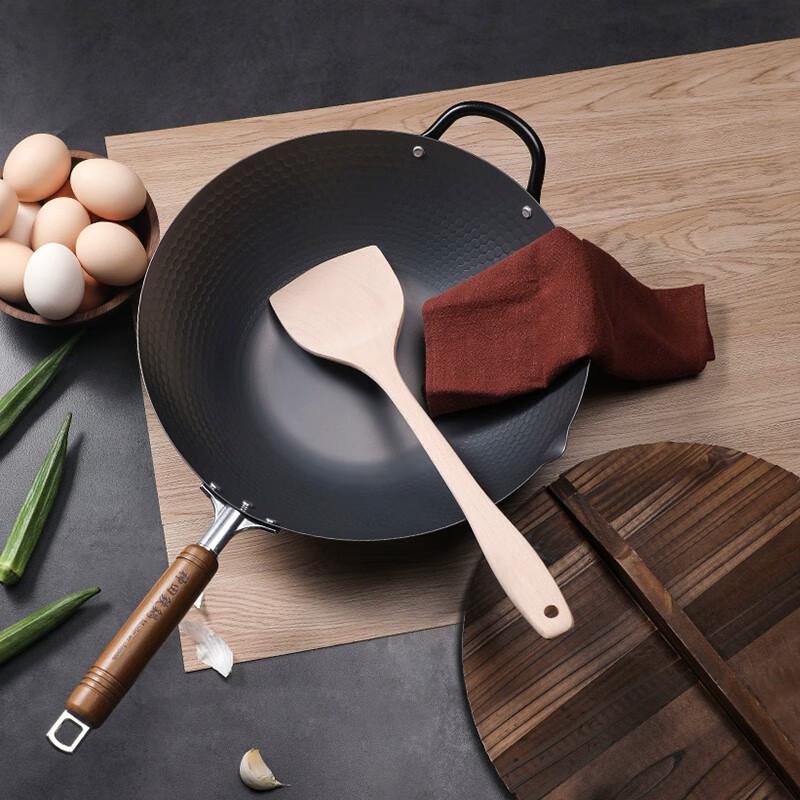 Kanda Nitridierter Gehammerter Schmiedeeisen-Wok 33cm