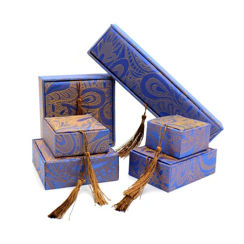 Retro Chinese Style Linen Tassel Jewelry Box for Buddhist Beads, Jadeware, Emerald Rings, and Necklaces