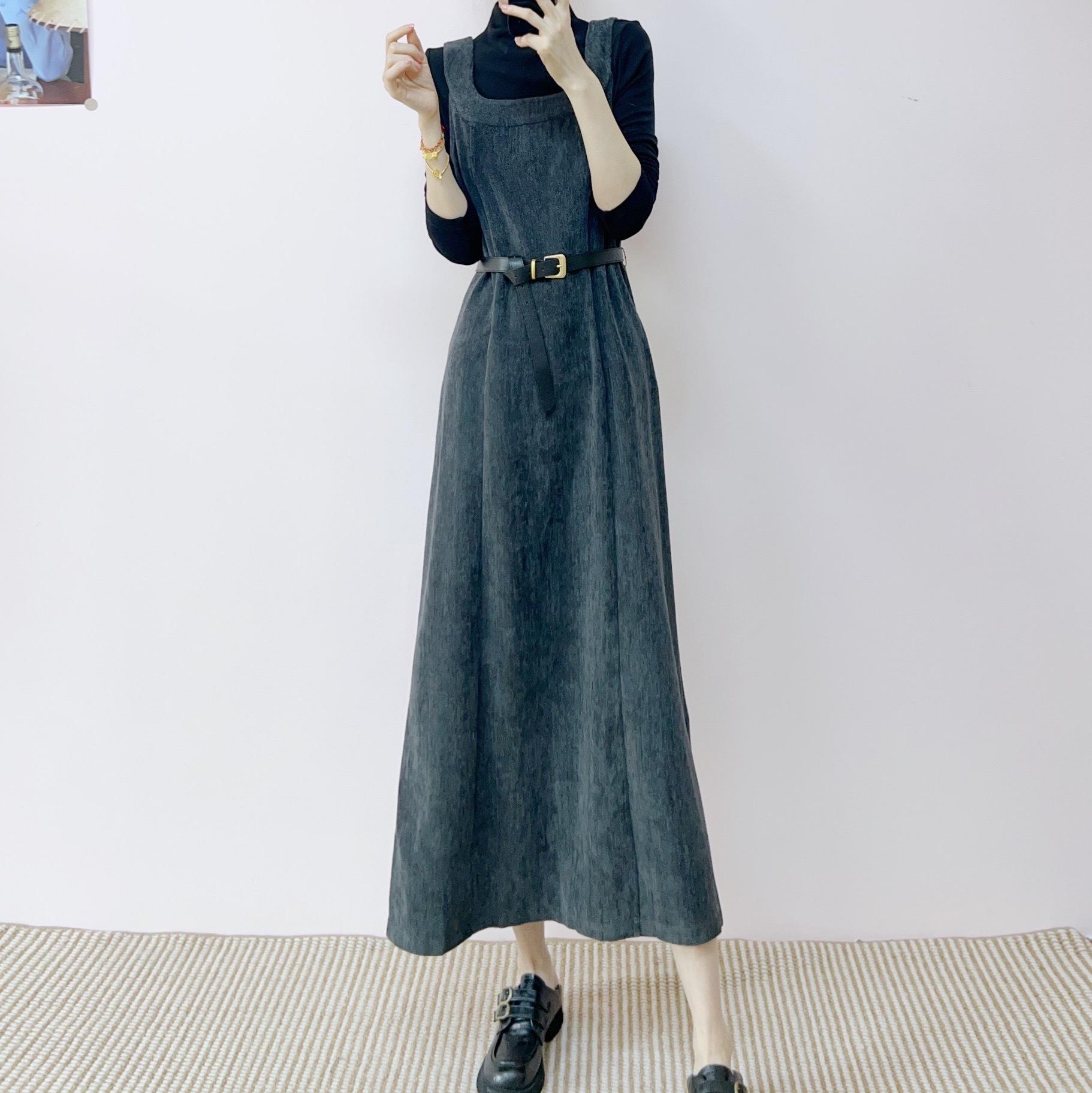 

2025 Autumn/Winter Stylish Slimming Two-Piece: Warm Long-Sleeve Base Layer Top & Retro Suspender Skirt Set. XL (60-65 kg) сірий колір