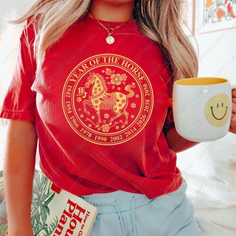 

2026 Year of The Horse Tee Chinese Zodiac Happy New Year Unisex Adult Cotton Tshirts Festival Graphic Retro Style Oneck Tops S