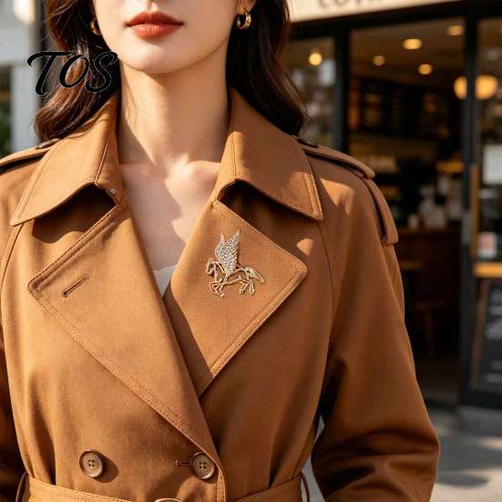 Vintage Clothing Accessories Rhinestone Flying Horse Brooch, Hollow Winged Lapel Pin for Men Decorative Women, Badge Clothes Bag Hat Scarf Suits Metal