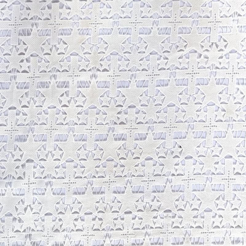 Koronka rozpuszczalna w wodzie, haft z jedwabiu mlecznego na całej szerokości, ażurowe aplikacje haftowane, wzór geometryczny