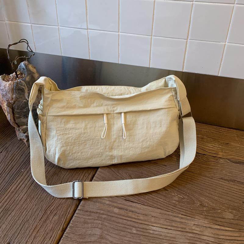 Autumn 2025 new simple and fashionable foreign large-capacity crossbody bag trendy cloth bag women's solid color niche shoulder bag