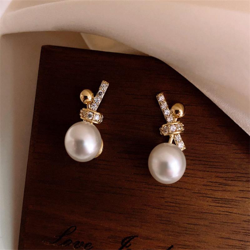 

Новые модные серьги-гвоздики с жемчугом Joker Sweet Elegant Temperament Women Earrings