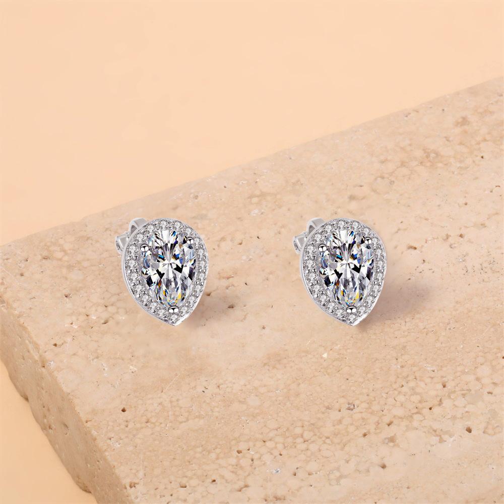 High-End Water Drop-Shaped Zircon Stud Earrings, Commuting Fashion And Cold Wind Stud Earrings.