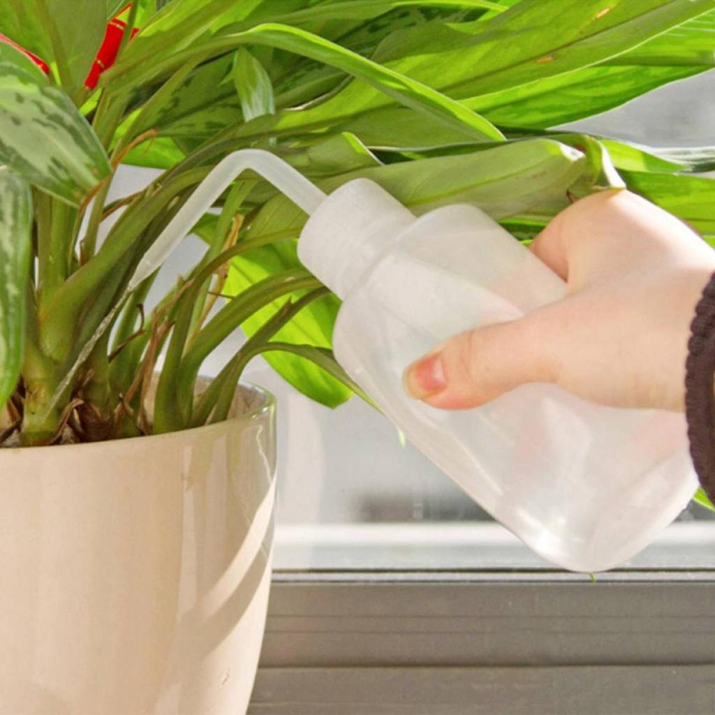 250ml Watering Bottle Lab Squeeze Wash Bottle Plant Watering Pot Safety Bottles Watering Tools Flowing Well Squeeze Spout Bottle