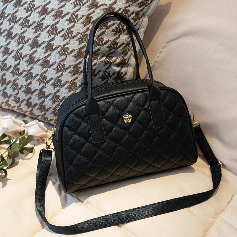 Women's Rhombus Embroidered Bag, New Fashionable and Simple Women's Bag, Handbag, Casual Shoulder Bag, One Piece.