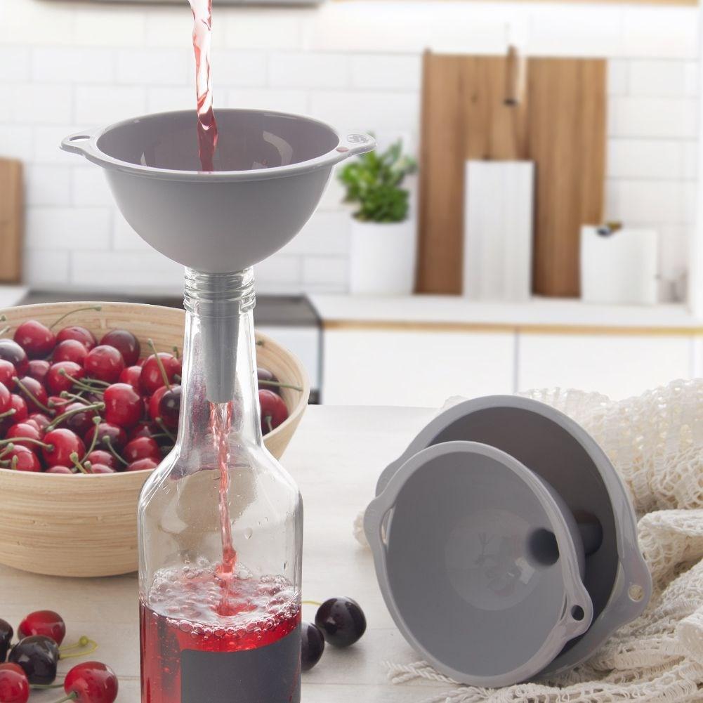 Zestaw lejków kuchennych 3-ele 10/12/14 cm lejek do butelek słoików soków HOBBY LIFE 120455