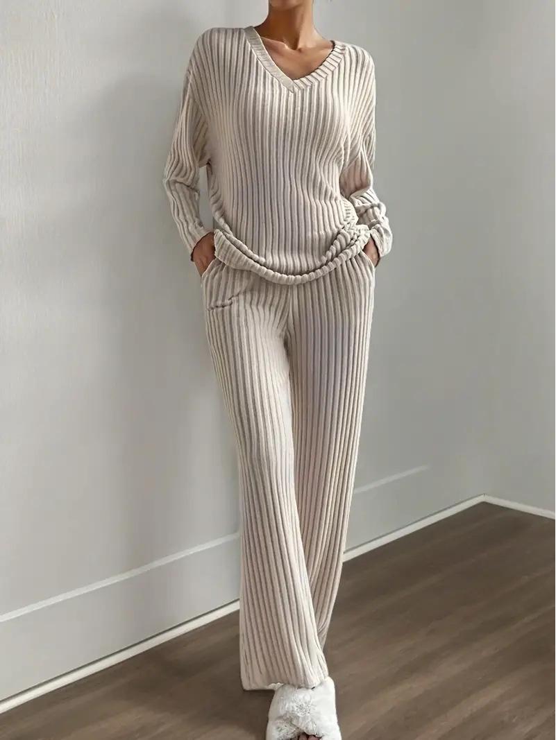 

Autumn/Winter 2025 Fashion: Loose V-neck Ribbed Top & Casual Straight-Leg Pants Set M