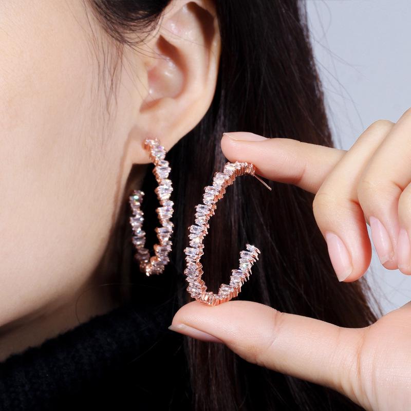 E0241 Hochwertige Zirkon Unregelmäßige Ohrringe Kreativer Ohrschmuck Nadeln