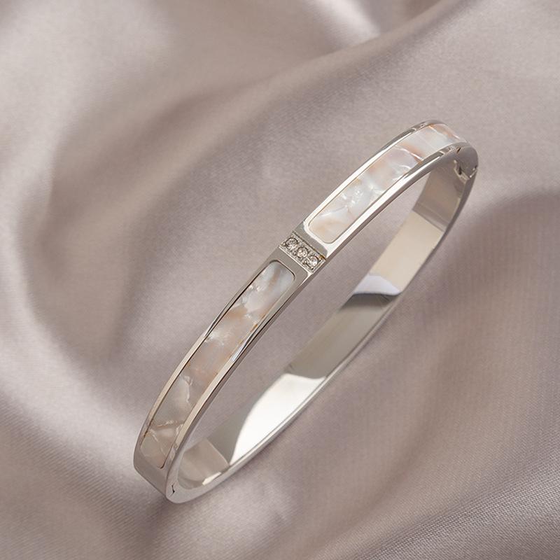 Women Fade Resistant Titanium Steel Mother Of Pearl Inlaid Diamond Luxury Fashion Bangle
