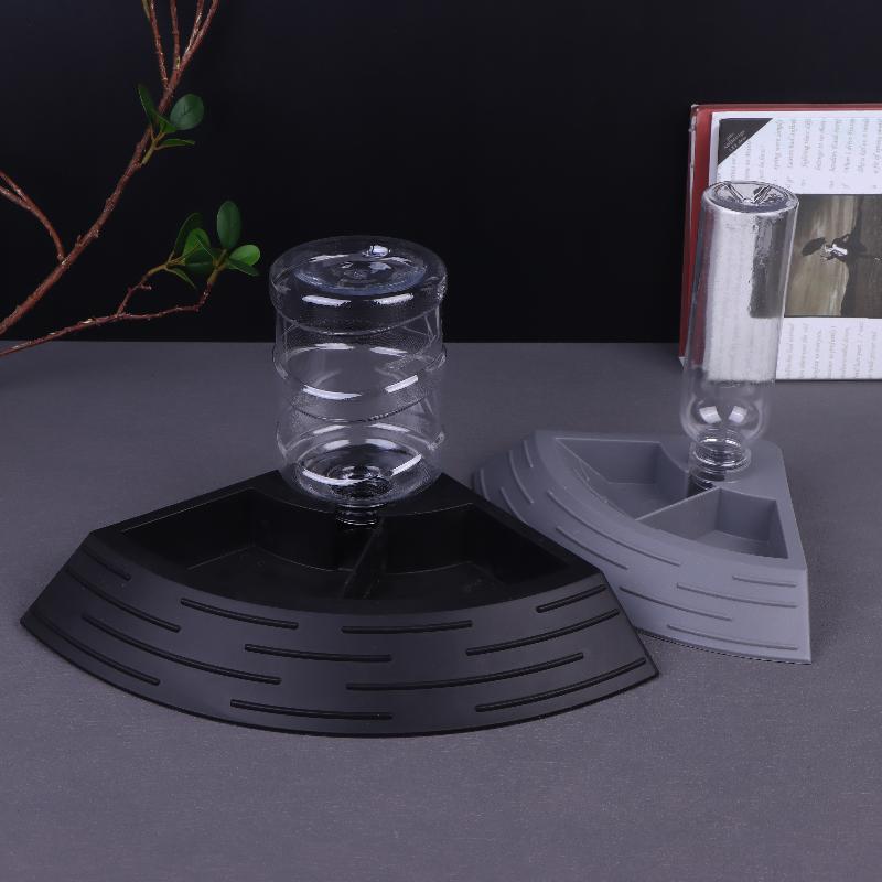 2-in-1 Automatischer Reptilienfutterautomat Eidechsen Wassernapf Eckschale mit Wasserflasche für Haustier Schildkröte Bartagame Leopardgecko Eidechse