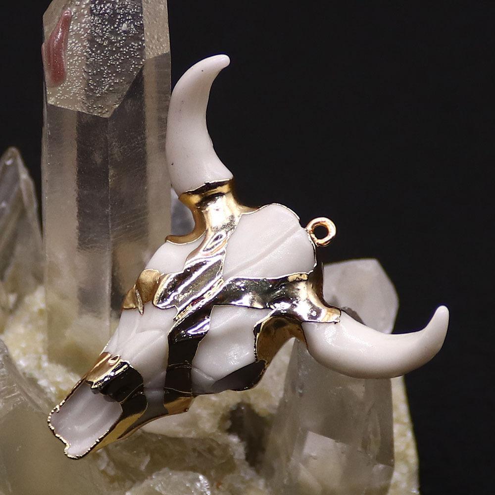 1pc Acrylic Bull Head Bone Shape Pendants Golden Edge Wrapped Design Charms Accessory DIY Making Retro Necklace Jewelry